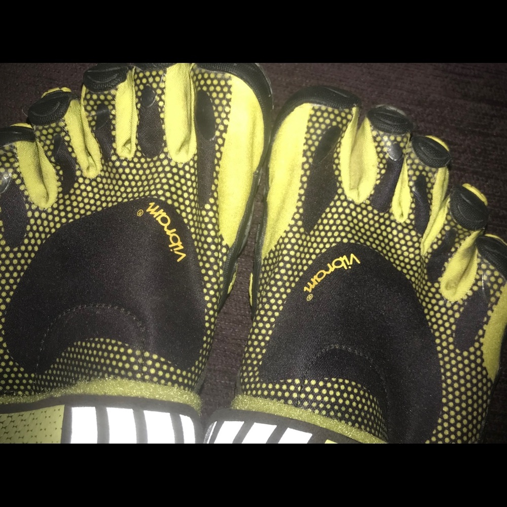 Vibram Five Fingers Size  38